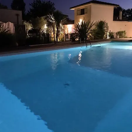 Holiday home Le Clos Fleuri Proche De Bordeaux