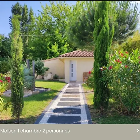 Holiday home Le Clos Fleuri Proche De Bordeaux