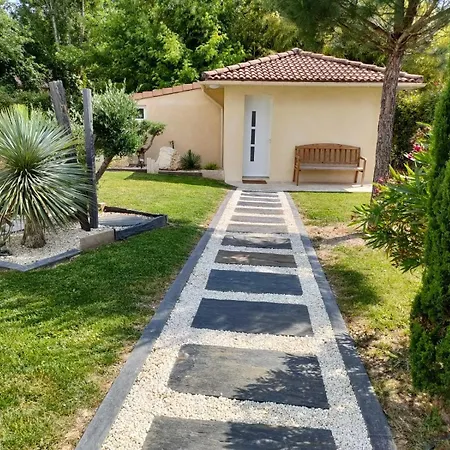 Holiday home Le Clos Fleuri Proche De Bordeaux Saint-Sulpice-et-Cameyrac