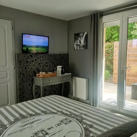 Le Clos Fleuri Proche De Bordeaux Holiday home *