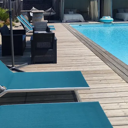 Holiday home Le Clos Fleuri Proche De Bordeaux