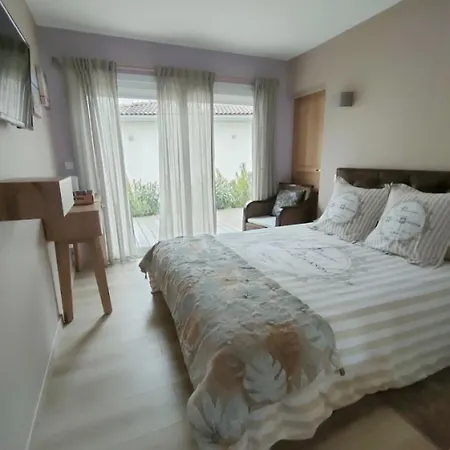 Le Clos Fleuri Proche De Bordeaux Feriehus *