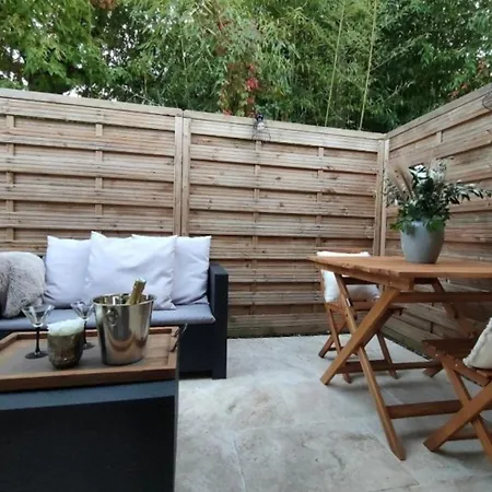 Vakantiehuis Le Clos Fleuri Proche De Bordeaux *